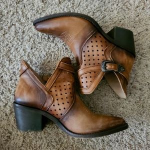 Brown Cowgirl Boots (Ankle)